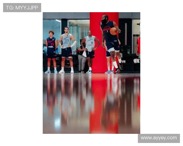 足球明星哈登在绿茵场上的精彩瞬间与独特魅力展现 足球明星哈登在绿茵场上的精彩瞬间与独特魅力展现