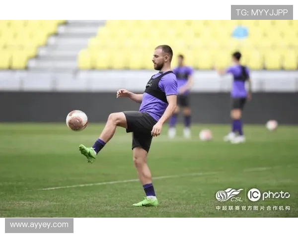 足球明星精彩过人技巧集锦视频带你领略足球魅力与技术之美